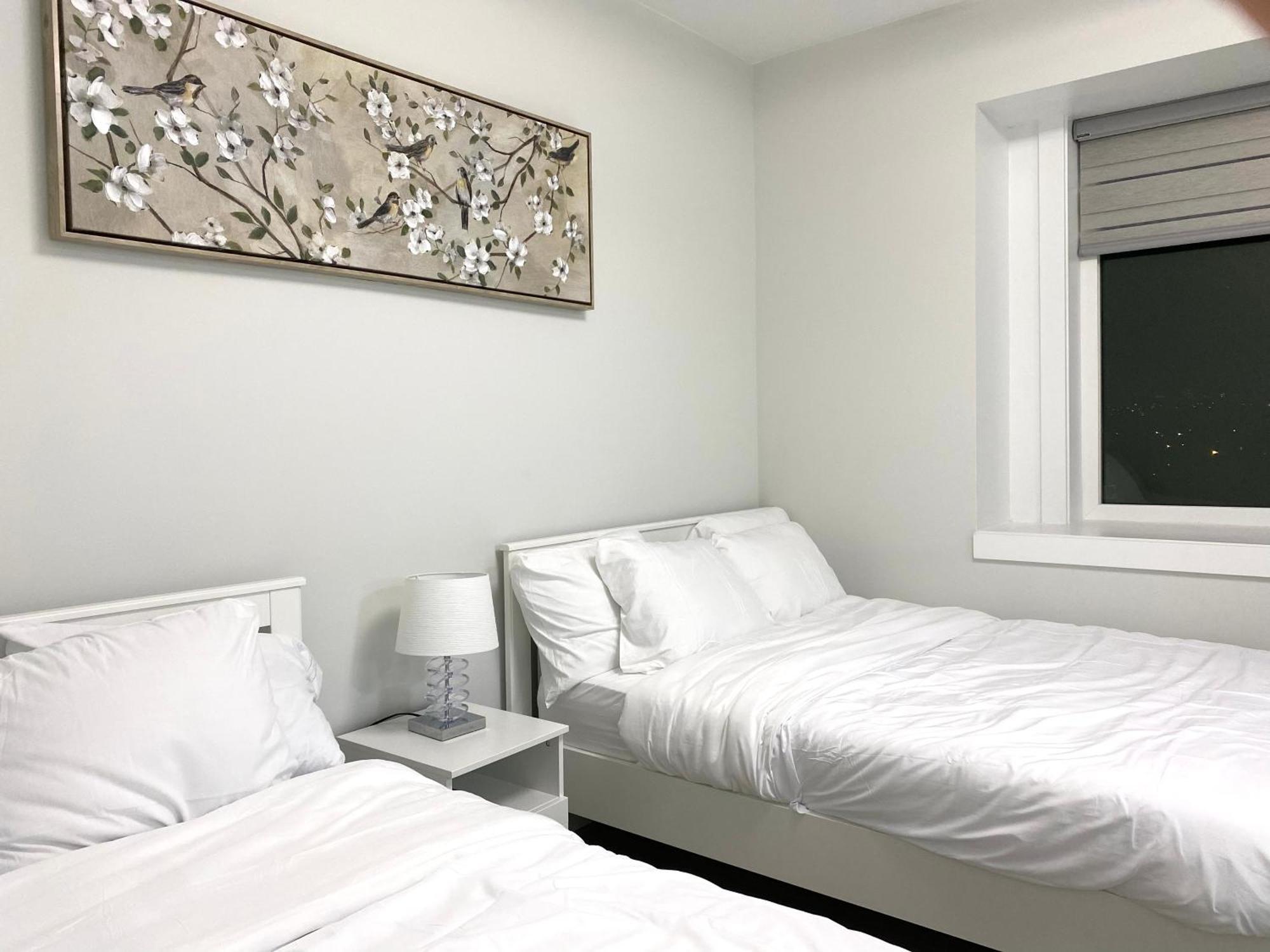 Modern And New House Near Pne With Big Garden And Free Parking Apartment แวนคูเวอร์ ภายนอก รูปภาพ