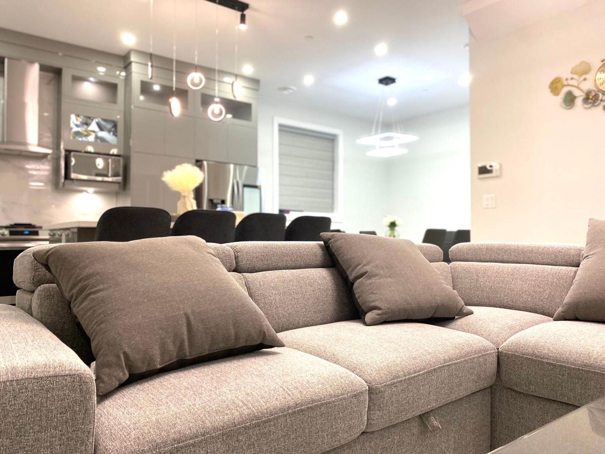 Modern And New House Near Pne With Big Garden And Free Parking Apartment แวนคูเวอร์ ภายนอก รูปภาพ