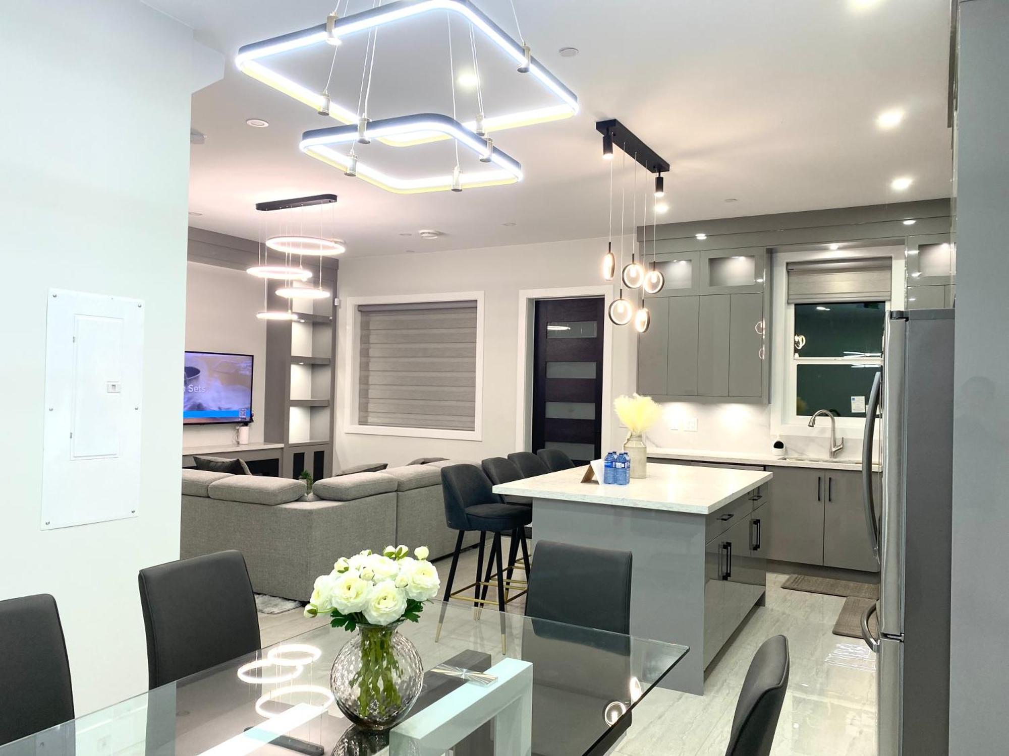 Modern And New House Near Pne With Big Garden And Free Parking Apartment แวนคูเวอร์ ภายนอก รูปภาพ