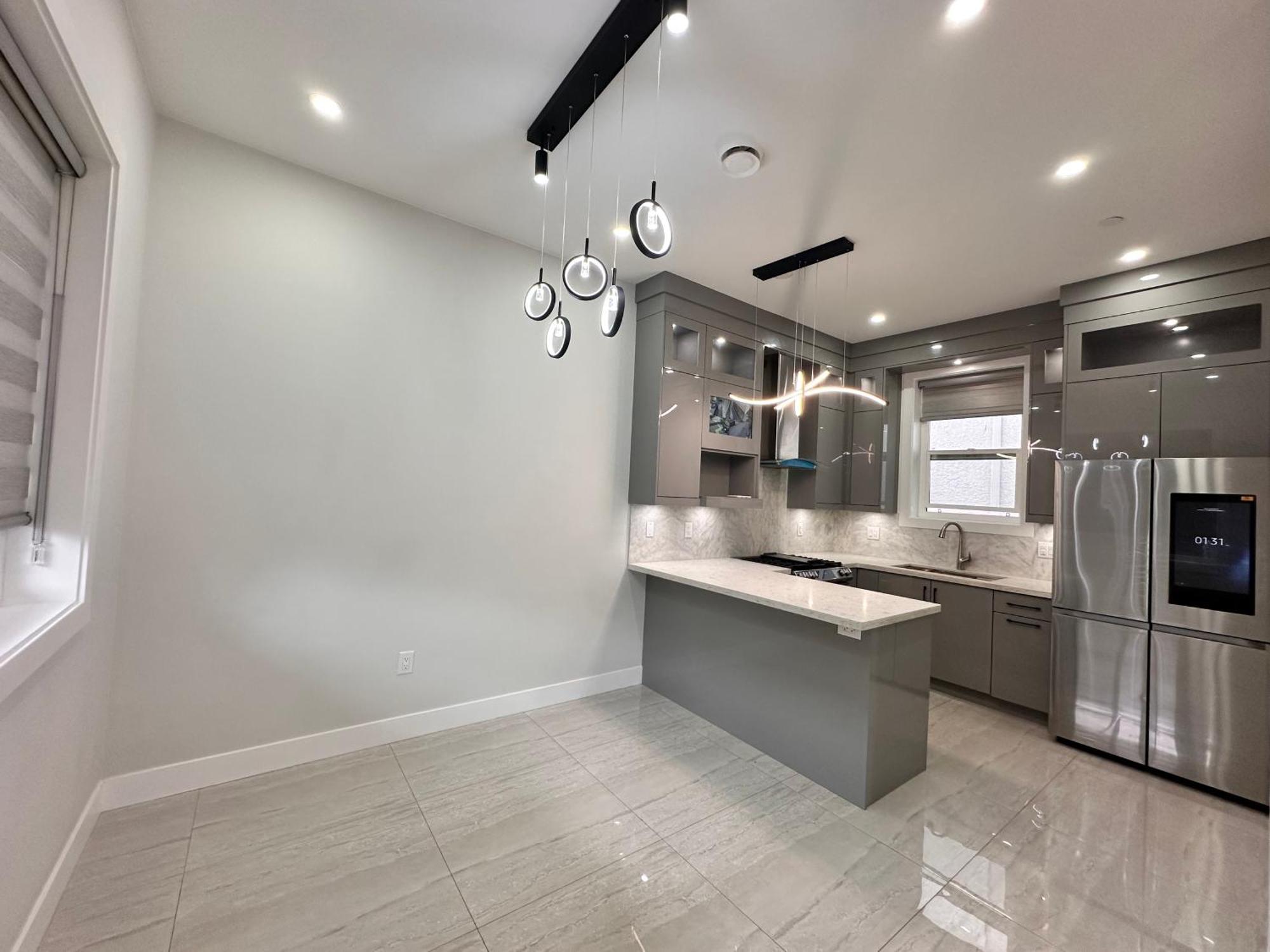 Modern And New House Near Pne With Big Garden And Free Parking Apartment แวนคูเวอร์ ภายนอก รูปภาพ
