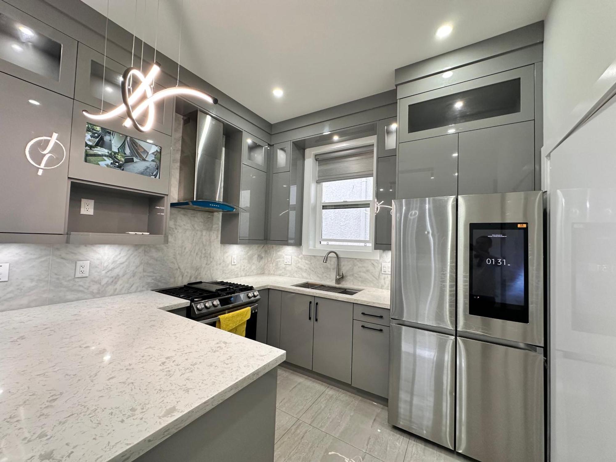 Modern And New House Near Pne With Big Garden And Free Parking Apartment แวนคูเวอร์ ภายนอก รูปภาพ